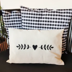 CAPA DE ALMOFADA HEART - com estamparia (45X30cm)